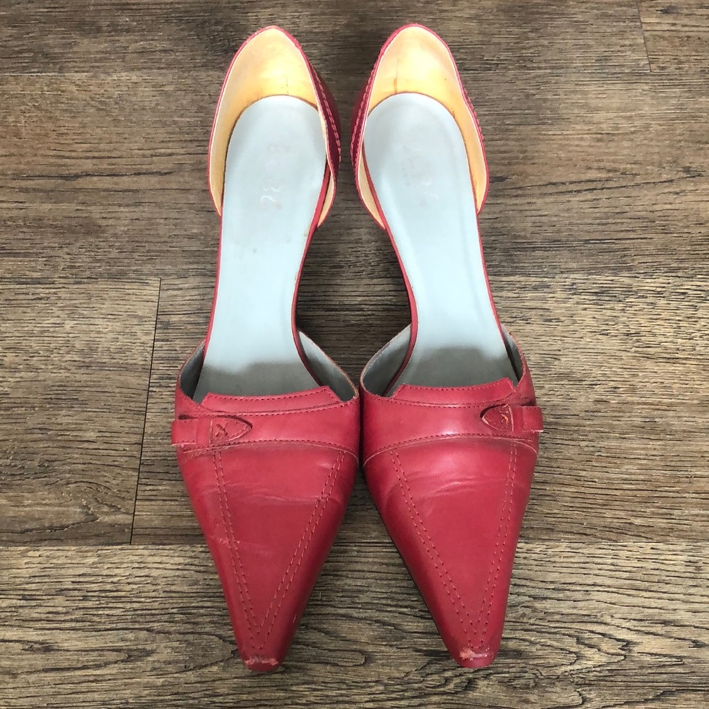 BCBG kitty heels